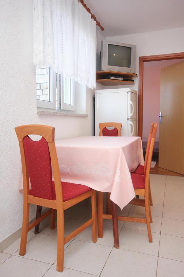 Apartments With A Parking Space Pag - 9388 Pag Town Buitenkant foto